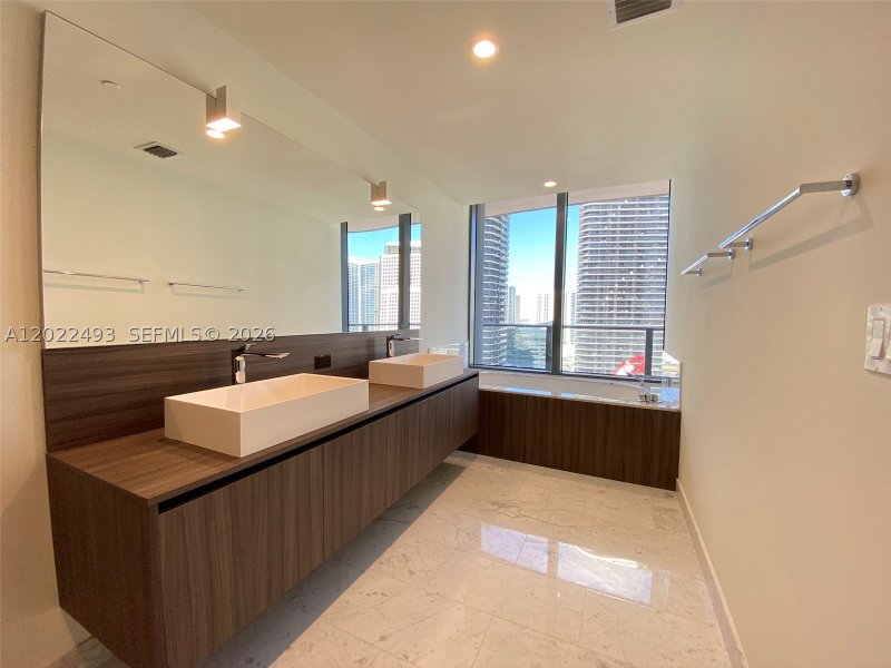 Alquiler de apartamento en Brickell Flatiron 2715