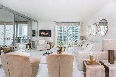 Aluguel de apartamento no Harbour House 706
