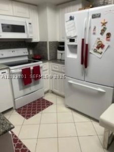 Aluguel de apartamento no La Gorce Palace 1206