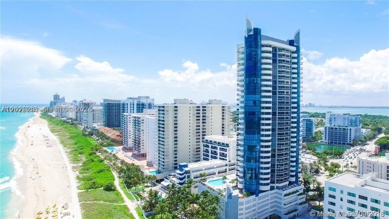 Apartment for rent at La Gorce Palace 1206