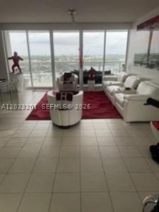 Aluguel de apartamento no La Gorce Palace 1206
