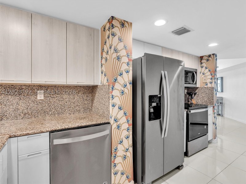 Comprar apartamento no Four Ambassadors 2048