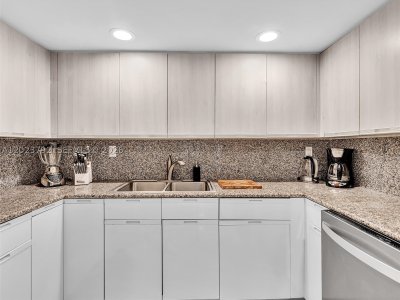 Comprar apartamento no Four Ambassadors 2048