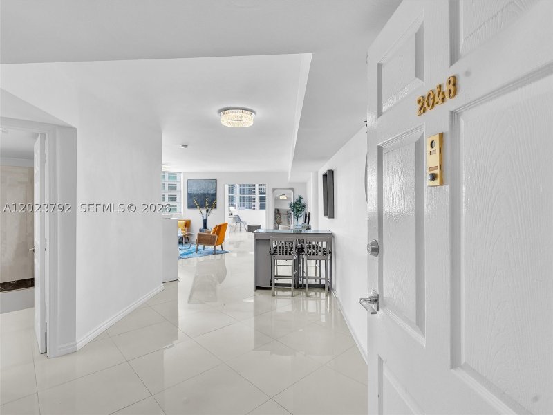 Comprar apartamento no Four Ambassadors 2048
