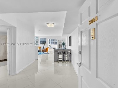 Comprar apartamento no Four Ambassadors 2048