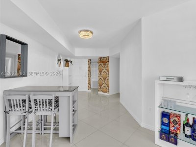 Comprar apartamento no Four Ambassadors 2048