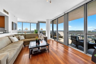 Aluguel de apartamento no Setai 2601