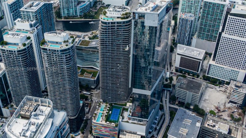 Comprar apartamento en SLS Lux Brickell 4405