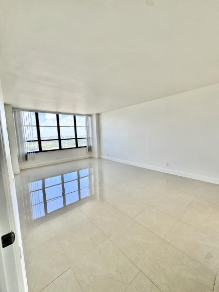 Apartment for rent at Olympus Towers 1108