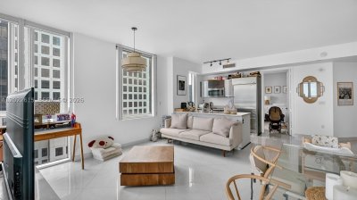 Comprar apartamento en 500 Brickell East Tower 4102
