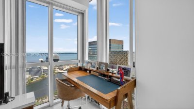 Comprar apartamento en 500 Brickell East Tower 4102