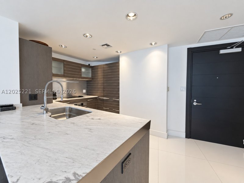 Apartment for rent at Epic Miami 4104