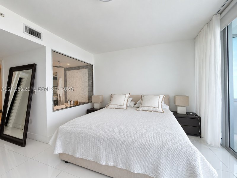 Apartment for rent at Epic Miami 4104