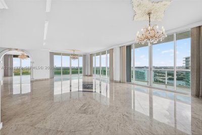 Comprar apartamento no Oceania 5 TS-3