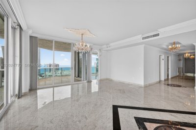 Comprar apartamento no Oceania 5 TS-3