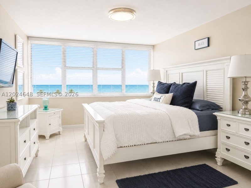 Condo for sale at Parker Tower 1705