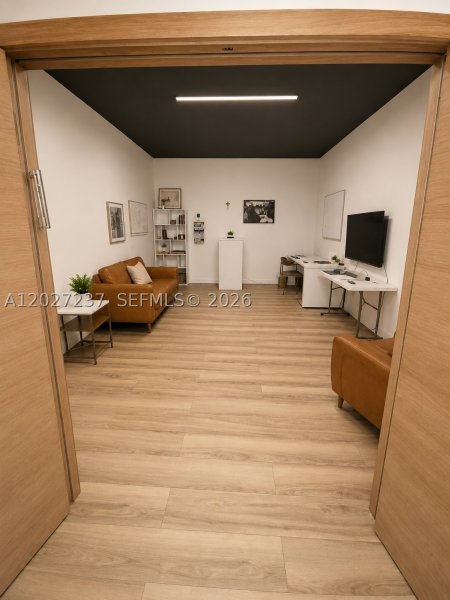 Condo for sale at Alexander Towers CU1