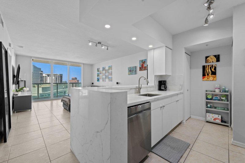 Condo for sale at Watergarden 2707
