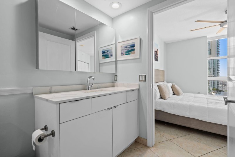 Condo for sale at Watergarden 2707