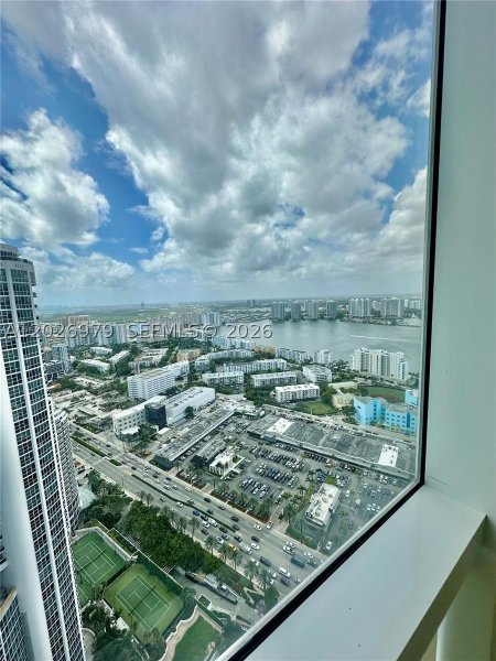 Alquiler de apartamento en Trump Royale 5307