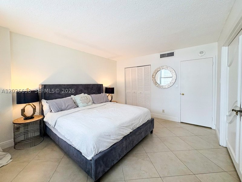 Apartment for rent at Parker Plaza Estates 723