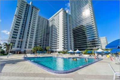 Aluguel de apartamento no Parker Plaza Estates 723