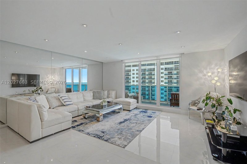 Alquiler de apartamento en Roney Palace 1210
