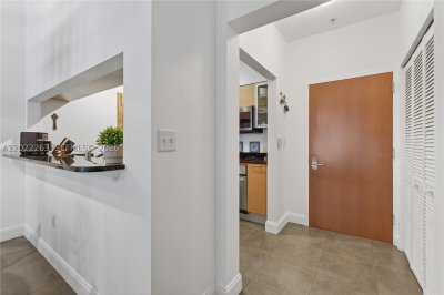 Comprar apartamento no Brickell on the River North 203