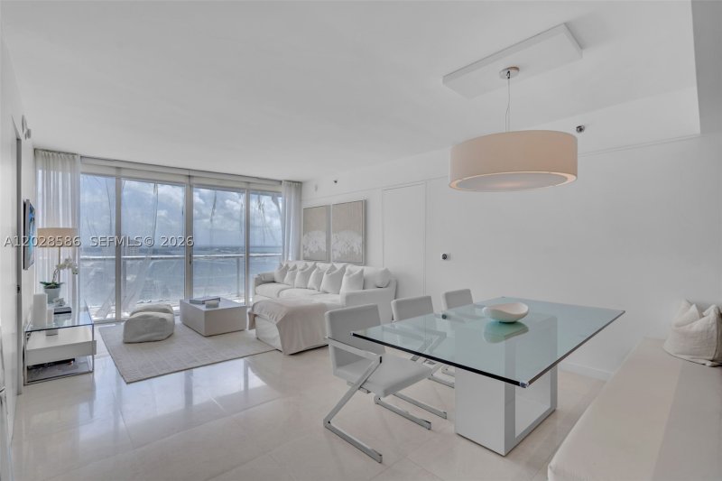 Condo for sale at Icon Brickell Tower I 2703