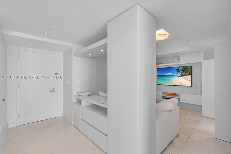 Condo for sale at Icon Brickell Tower I 2703