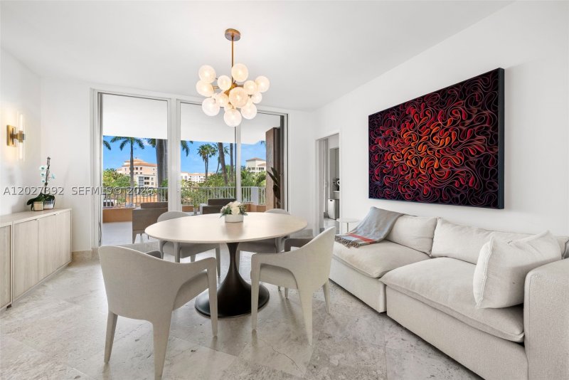Comprar apartamento en Club Tower Two 205/305
