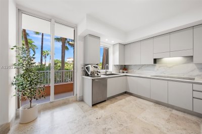 Comprar apartamento no Club Tower Two 205/305