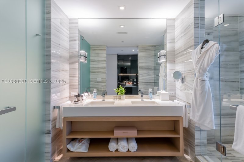 Comprar apartamento en W Hotel & Residences 707