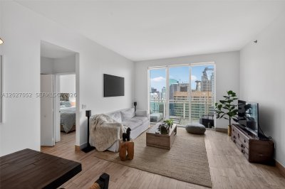 Comprar apartamento no The Plaza Tower I 4504
