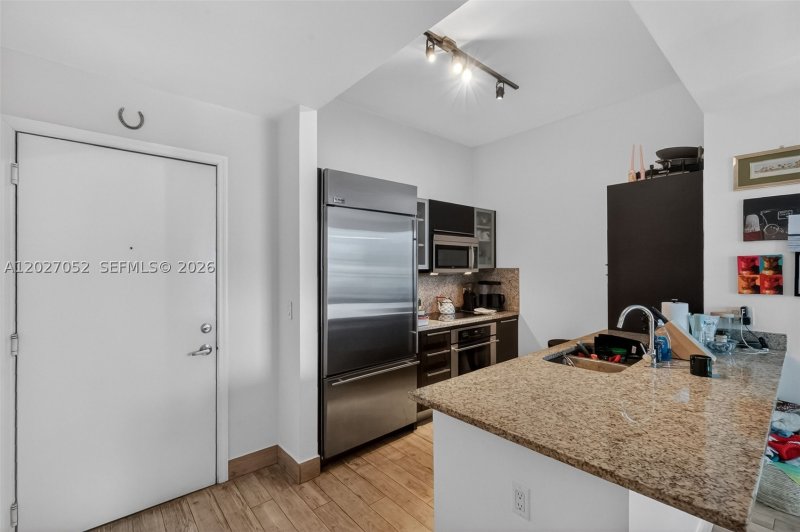 Condo for sale at The Plaza Tower I 4504