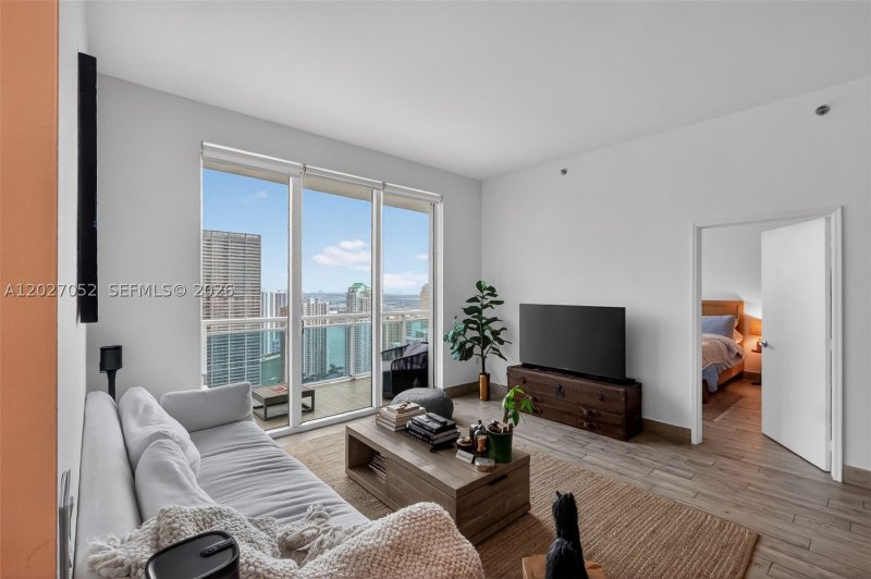 Condo for sale at The Plaza Tower I 4504