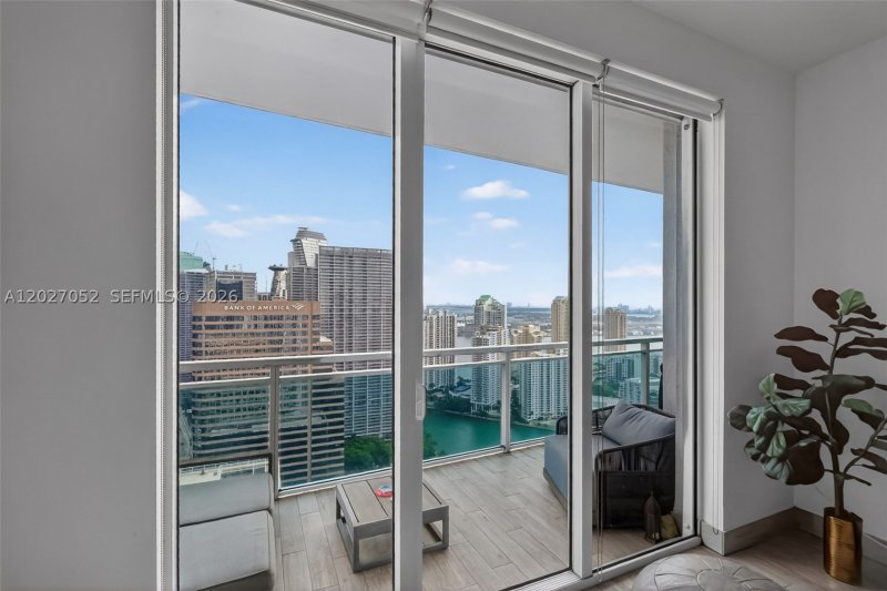 Condo for sale at The Plaza Tower I 4504