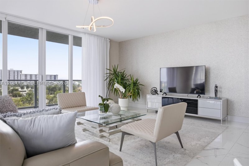 Apartment for rent at Parque Towers at St. Tropez 5-708