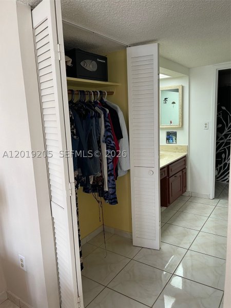 Apartment for rent at Arlen Beach 511