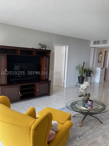 Apartment for rent at Arlen Beach 511