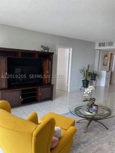 Aluguel de apartamento no Arlen Beach 511