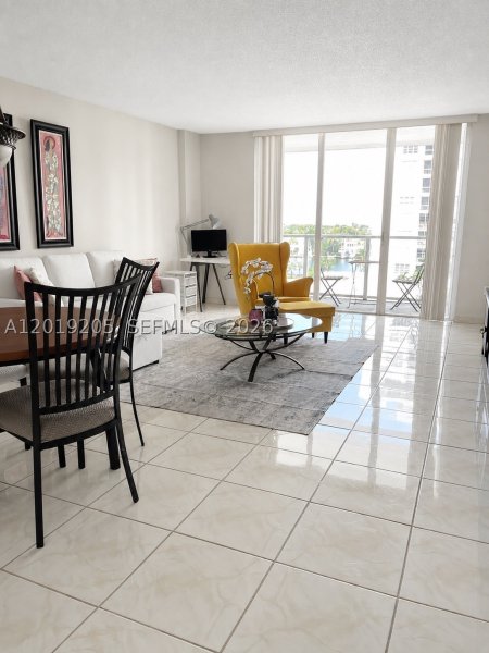 Apartment for rent at Arlen Beach 511