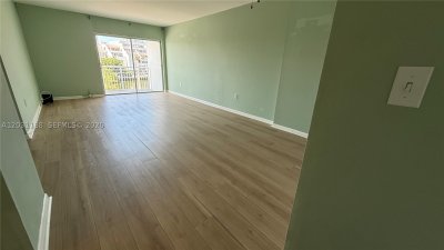 Aluguel de apartamento no Coastal Towers 316