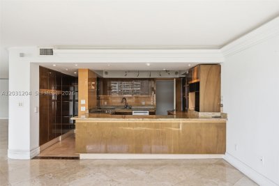 Aluguel de apartamento no Grove Isles Tower III C605