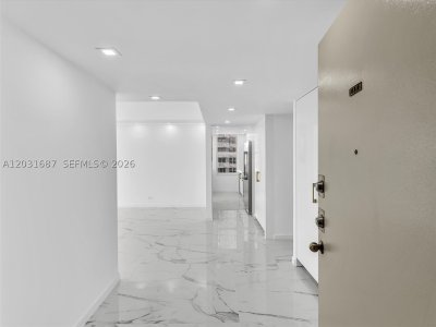 Comprar apartamento no Winston Towers 712