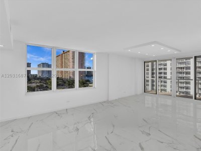 Comprar apartamento no Winston Towers 712
