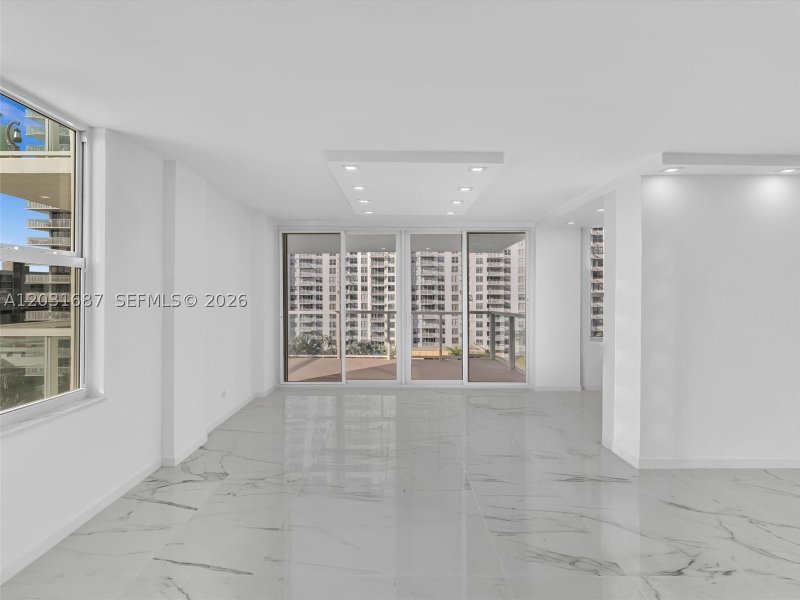Condo for sale at Winston Towers 712