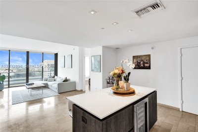 Aluguel de apartamento no Brickell City Centre Rise 2210