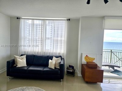 Aluguel de apartamento no 2080 Ocean Drive 1512