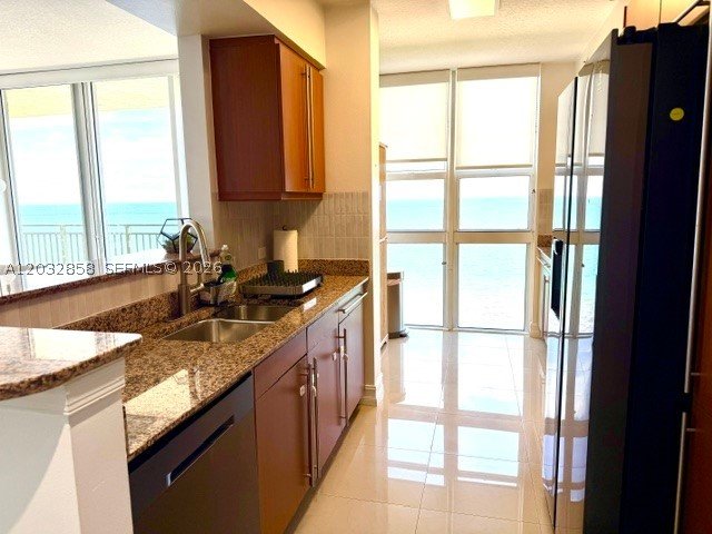 Apartment for rent at 2080 Ocean Drive 1512